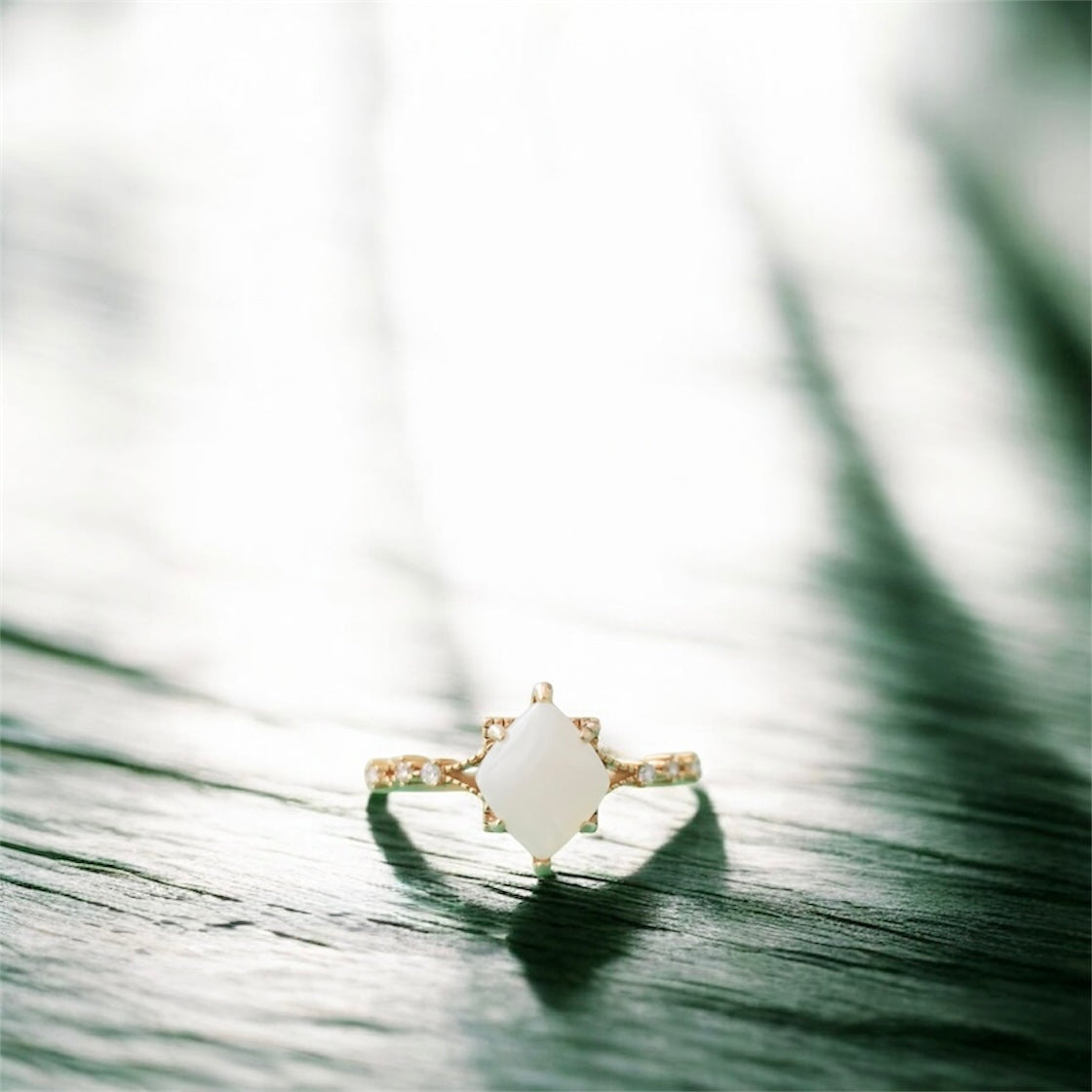 Moonlight Milk Stone
